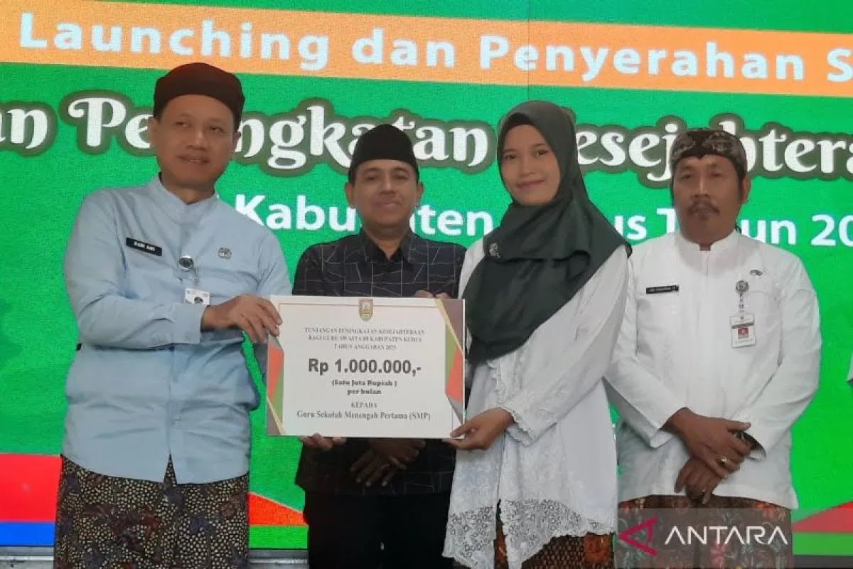 Pemkab Kudus Salurkan Tunjangan Kesejahteraan Guru Swasta Rp1 Juta